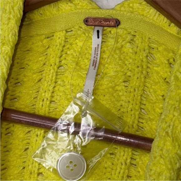 FREE PEOPLE Sadie Cable Cardi NWOT Womens
Size Large - Picture 4 of 14